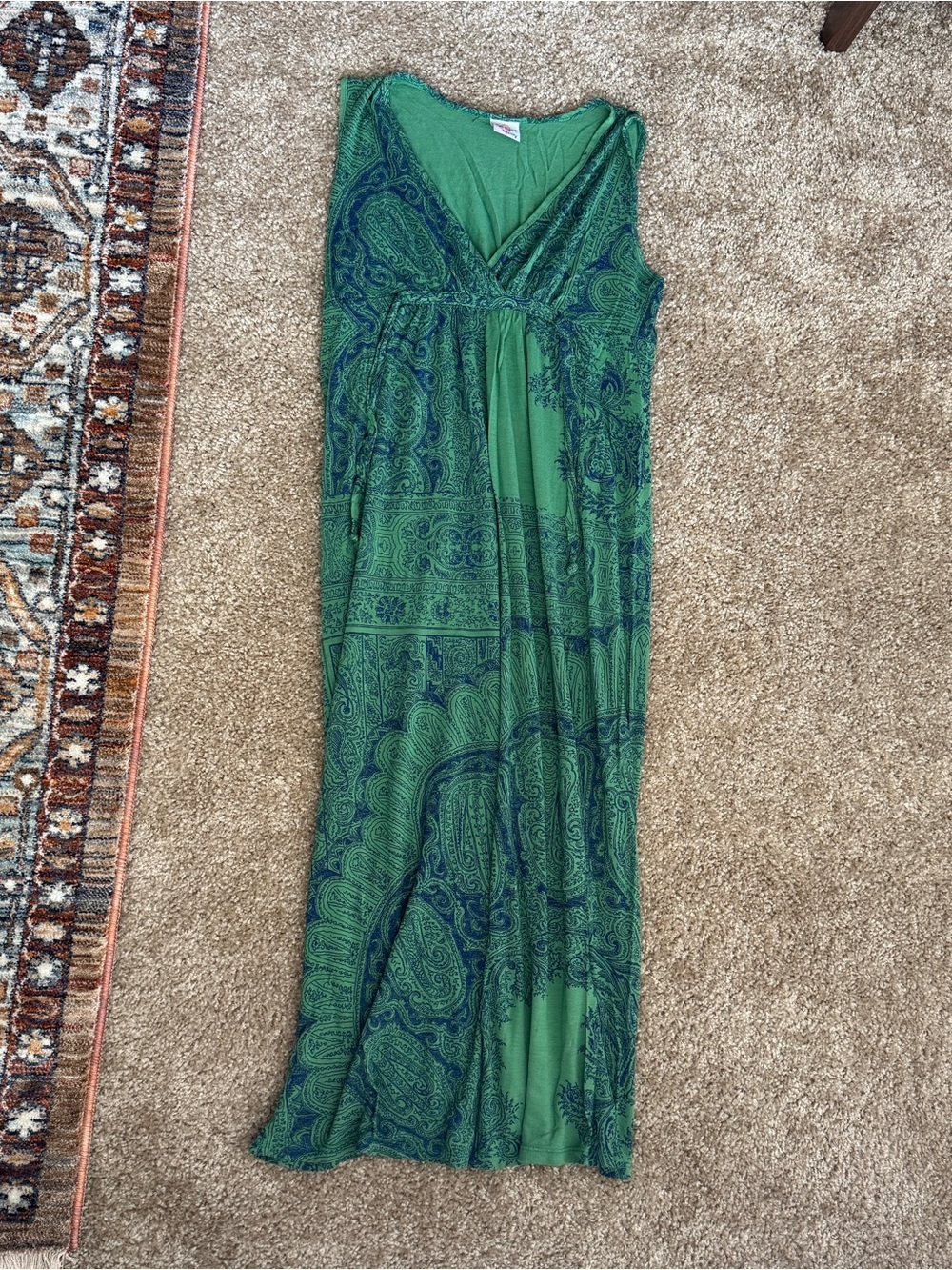 Green Paisley V-Neck Maxi Dress